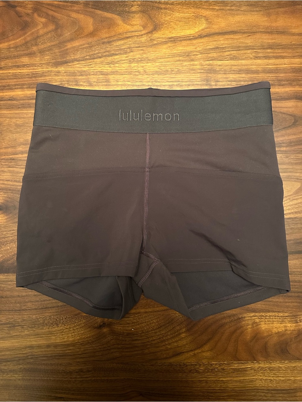 Lululemon Espresso Short 2” (8)
